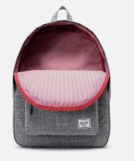 Herschel Classic Backpack
RAVEN CROSSHATCH 24L - Image 3